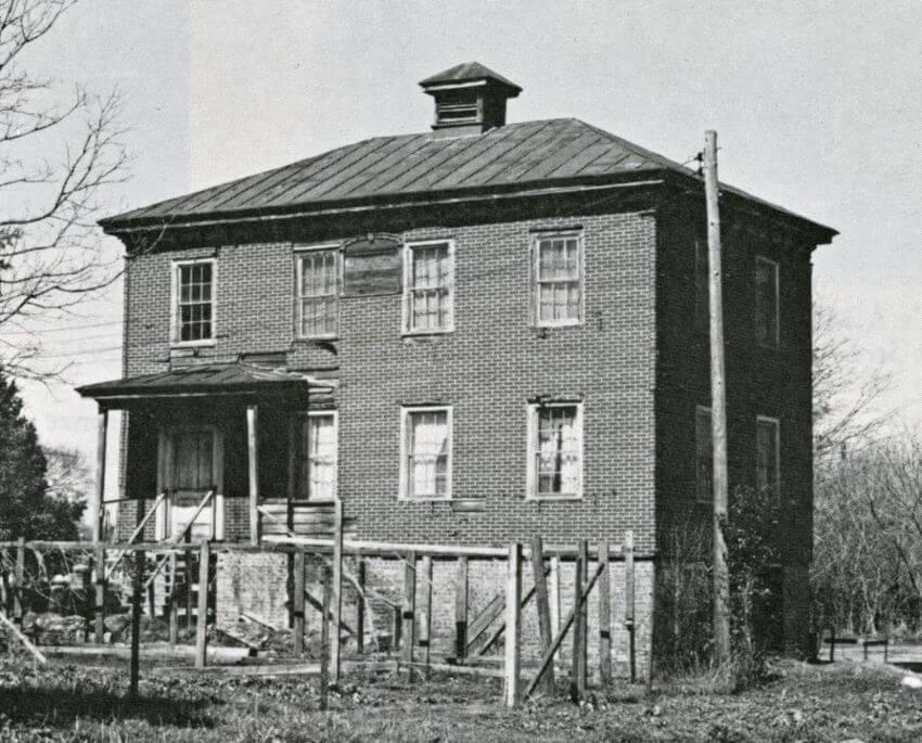 Black and white photo of King Solomon Lodge 1 New Bern Before Restoration